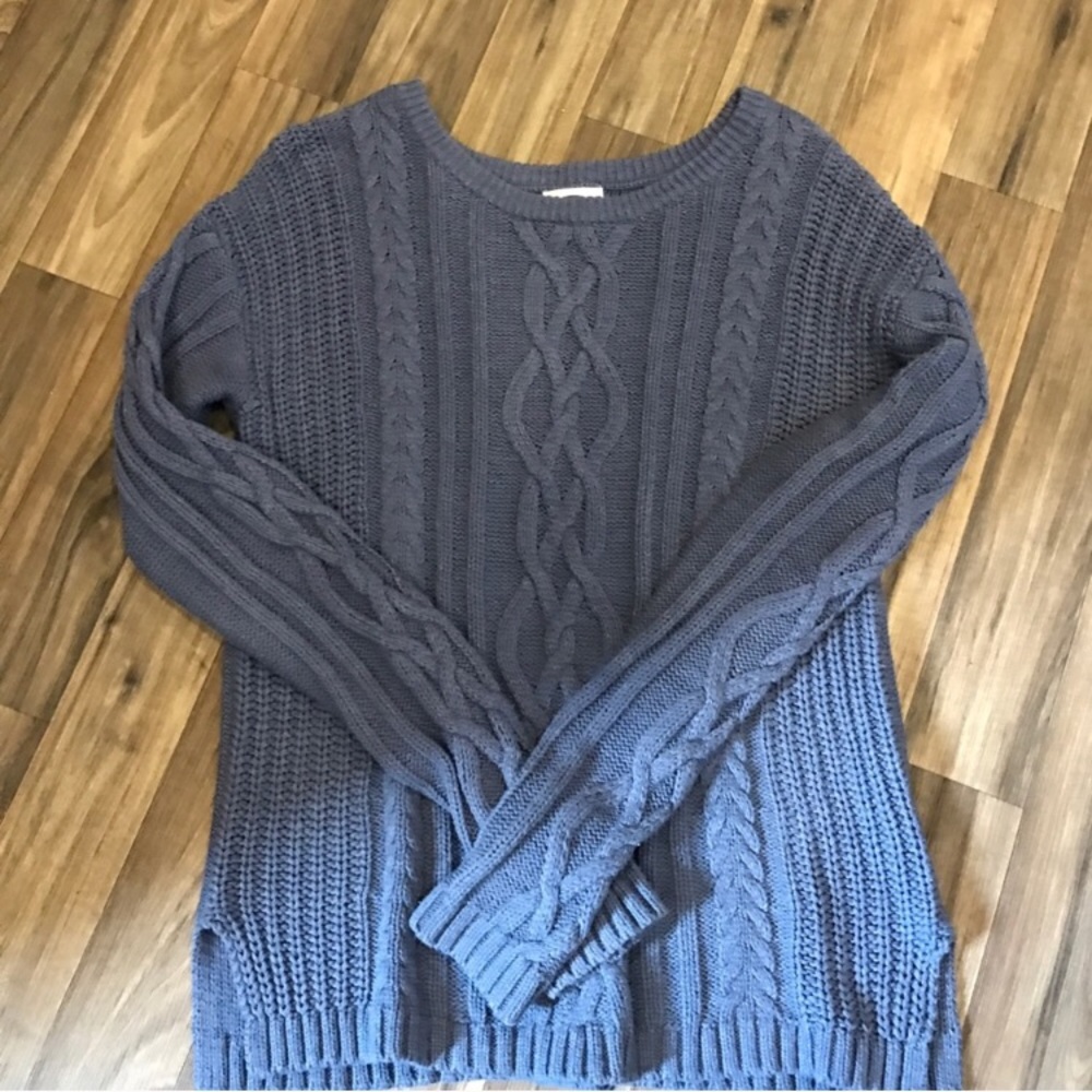 Old navy cable knit sweater